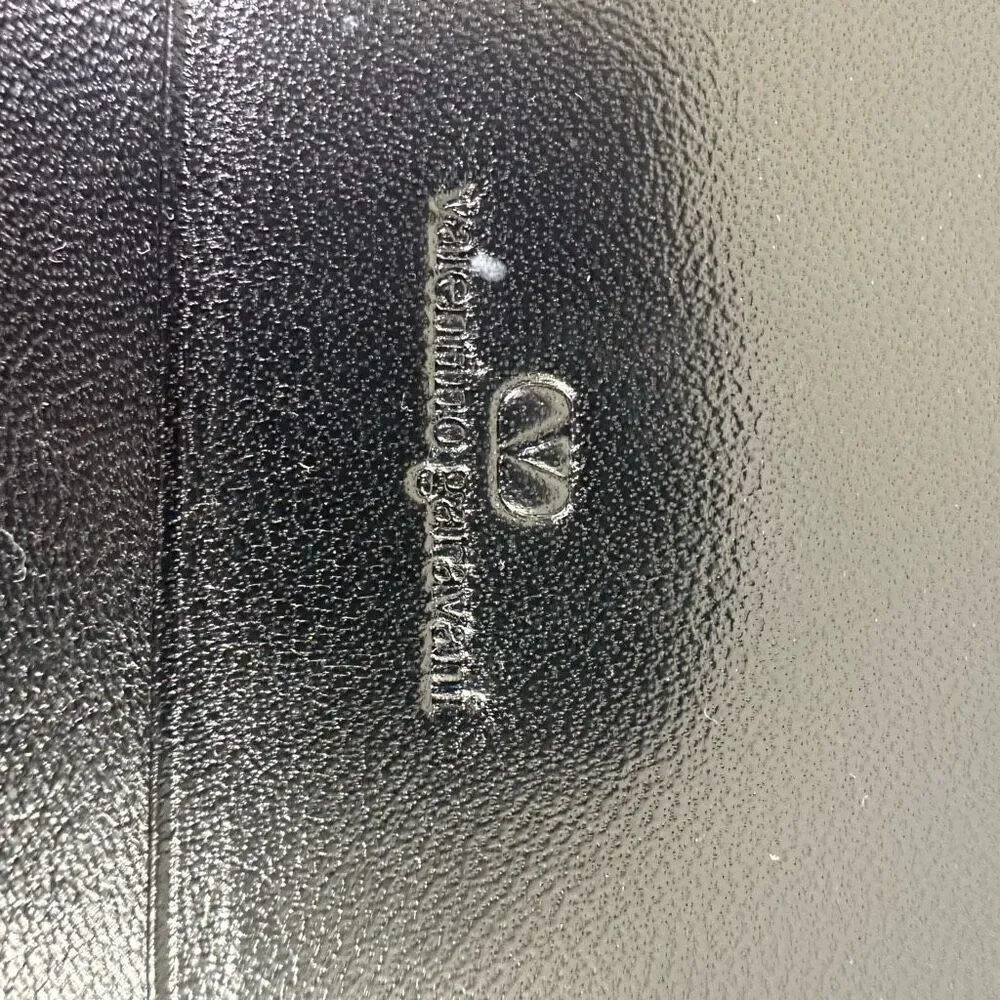 Valentino Garavani Slim Bifold Card Wallet Black‎